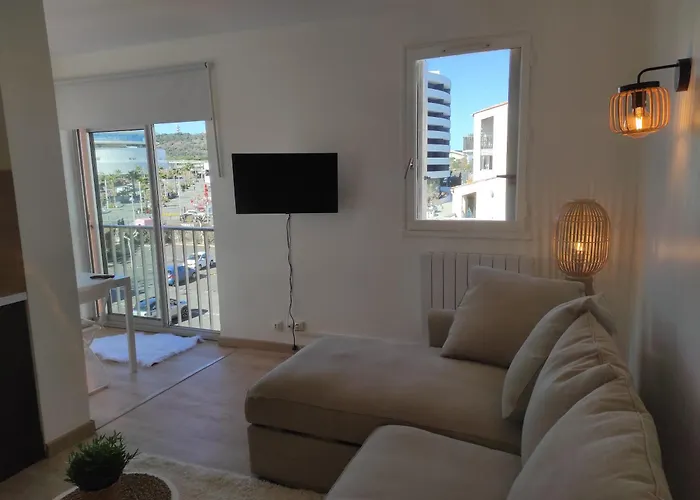 Richelieu Port Position Cosy 2 Adultes Piscine Place De Parking Privative Vue Mont Saint Martin *