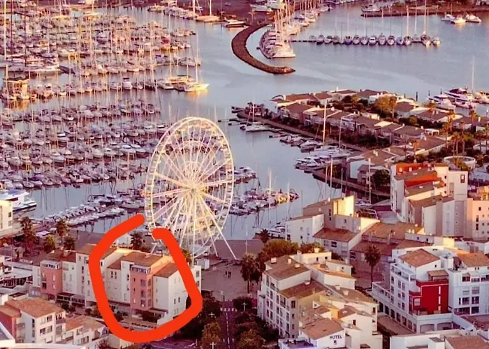 Richelieu Port Position Cosy 2 Adultes Piscine Place De Parking Privative Vue Mont Saint Martin Appartamento